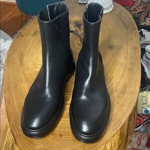 NEW Stuart Weitzman Jillian Boots (size 39)